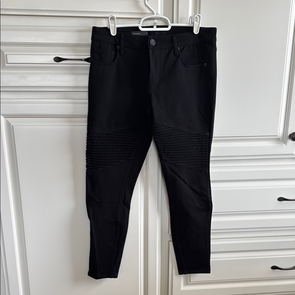 Women's Black Moto Skinny Jeans